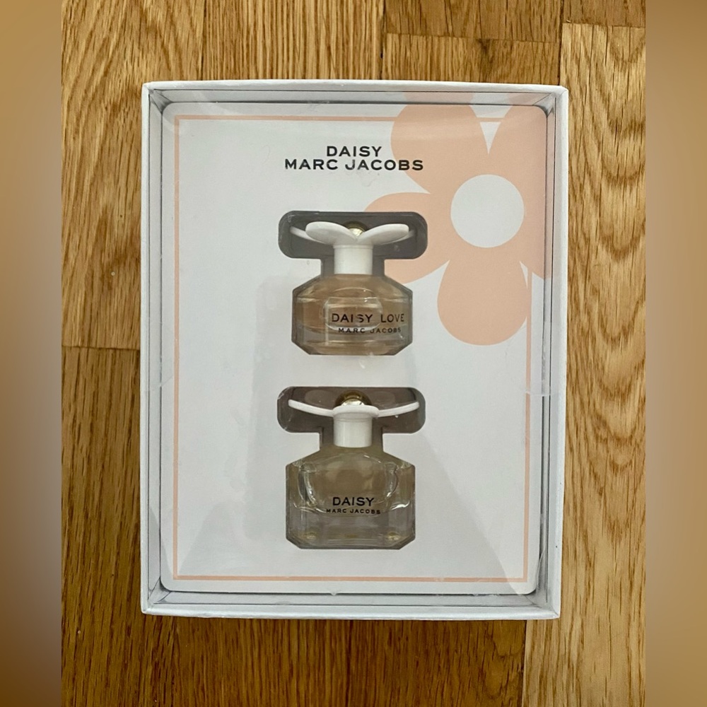 NWT Marc Jacobs Perfume